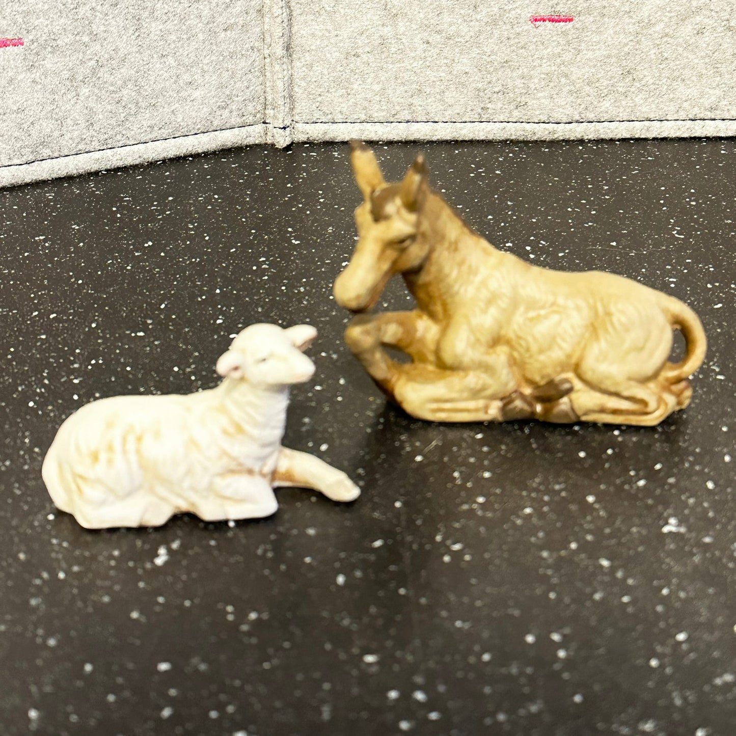Store håndmalte figurer til julekrybbe - vintage !