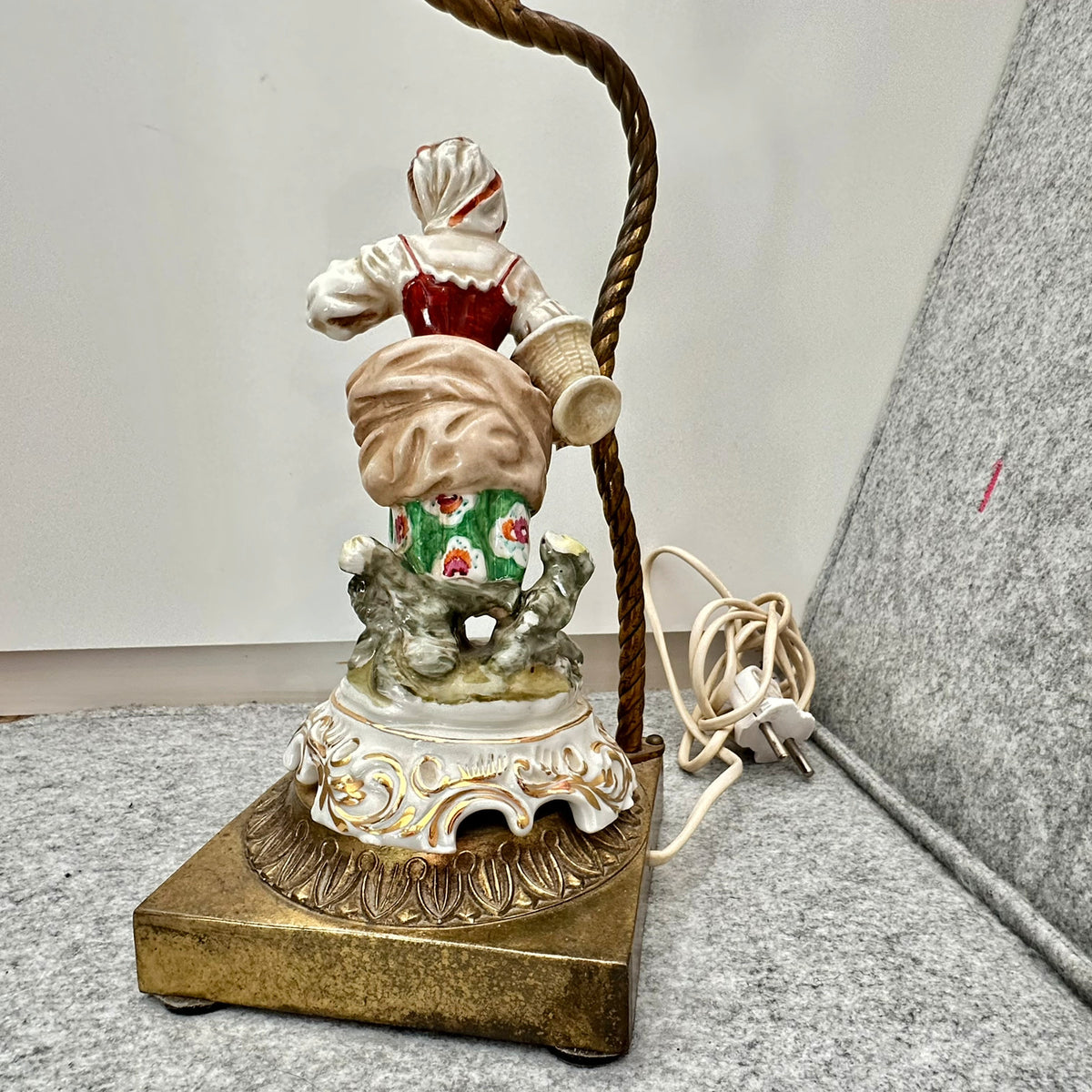 Gammel bordlampe fra ca 1950-tallet