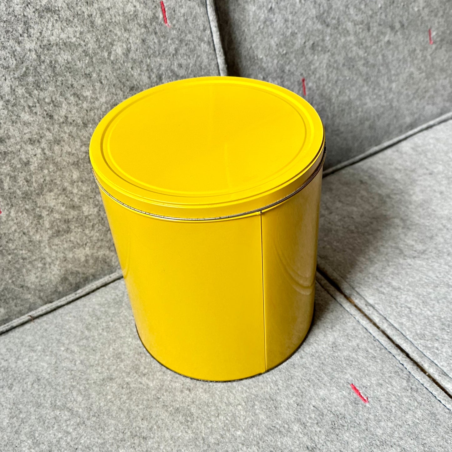 Freia melkesjokolade kjeks - stor metallboks