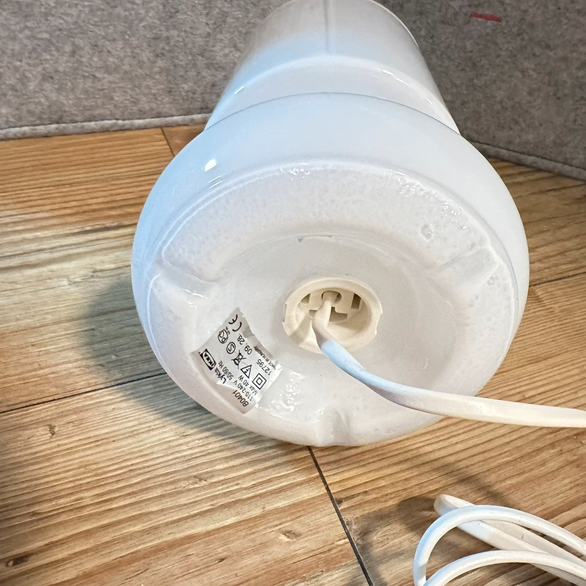 LYKTA - Matt hvit Bordlampe i glass fra 1980-tallet (IKEA)