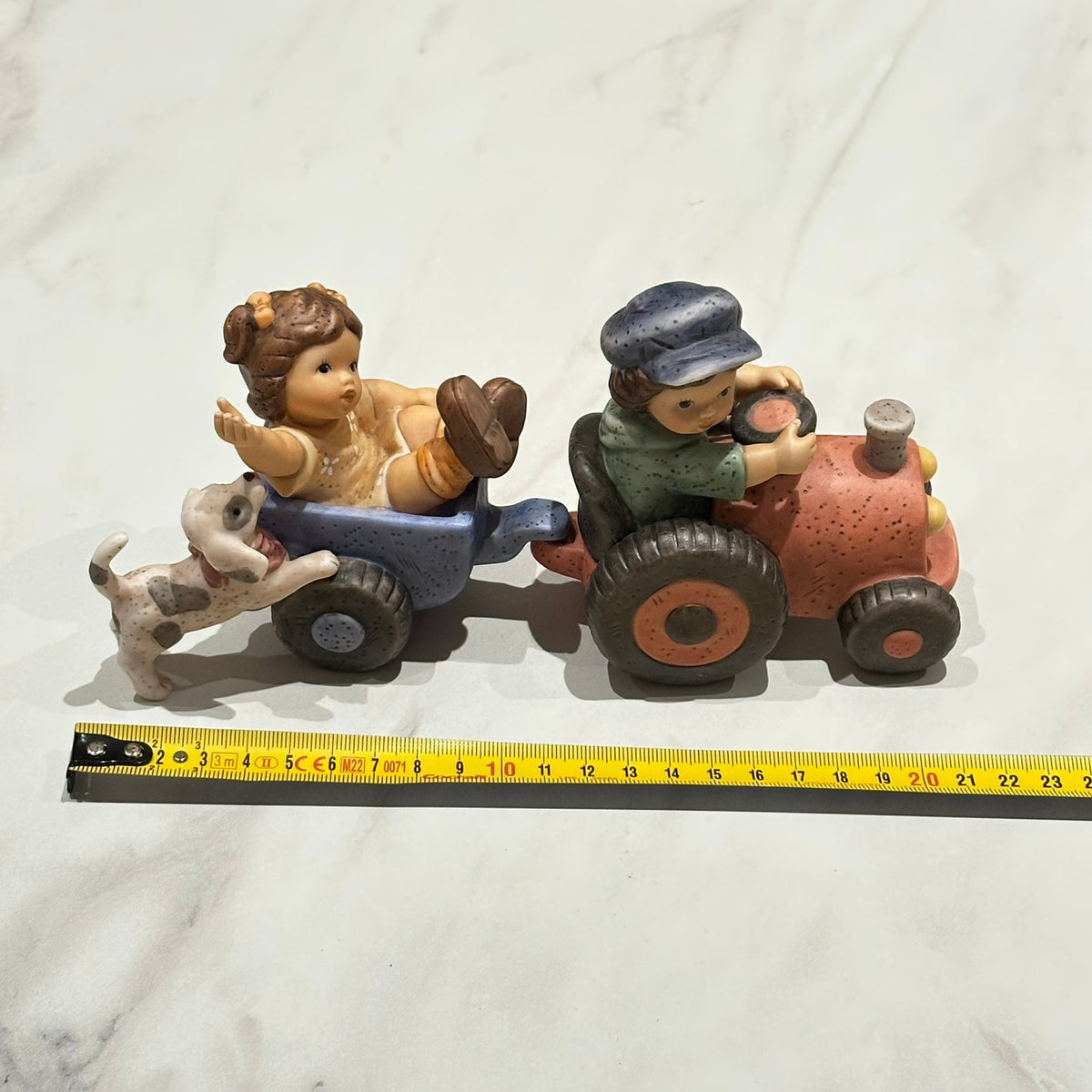 goebel porselen "Nina & Mark with tractor" - Limited Edition