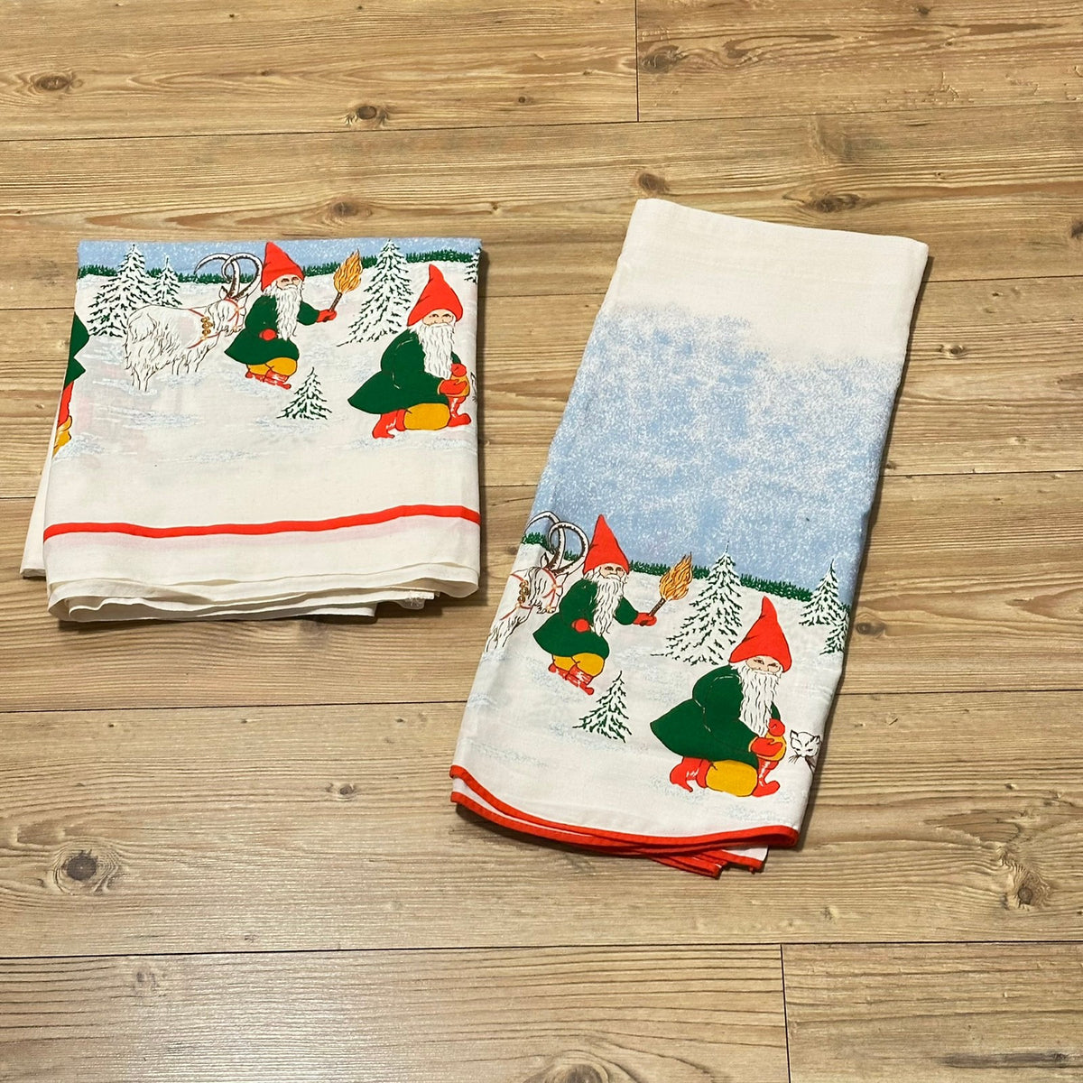 Julegardin + lang duk med samme motiv - flott stand