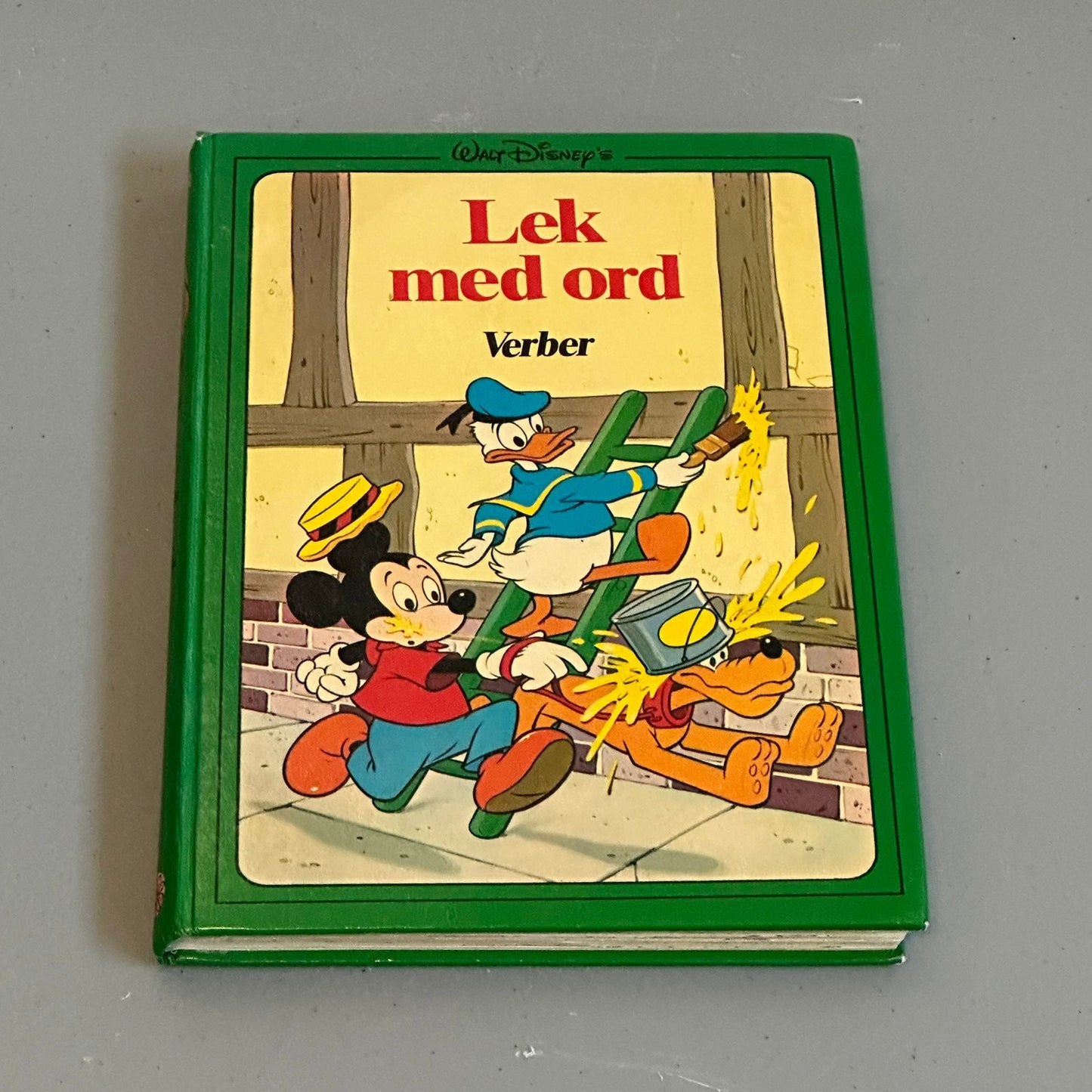 LEK MED ORD: Verber - Walt Disney bok fra 1976