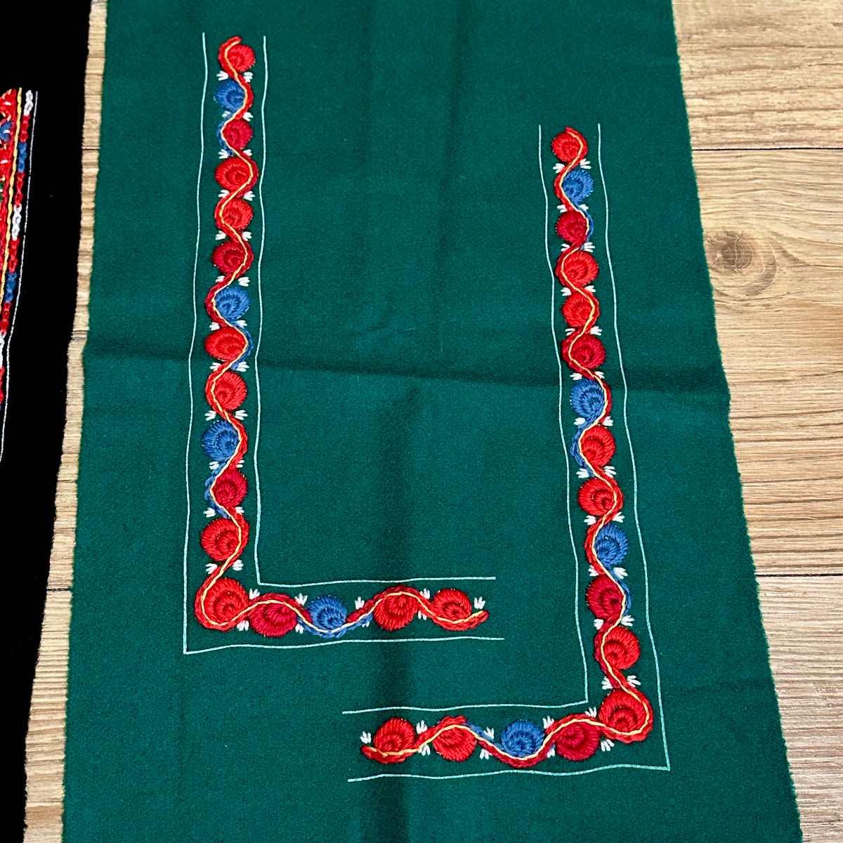 Setesdal ferdig broderte mansjetter, voksen