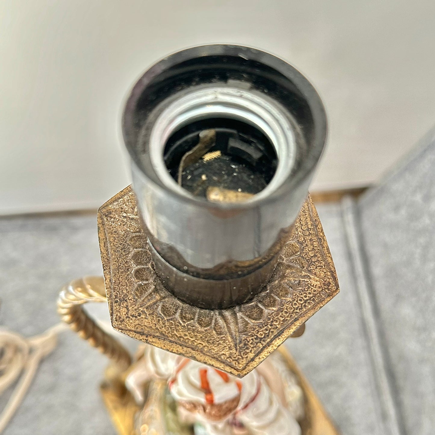 Gammel bordlampe fra ca 1950-tallet