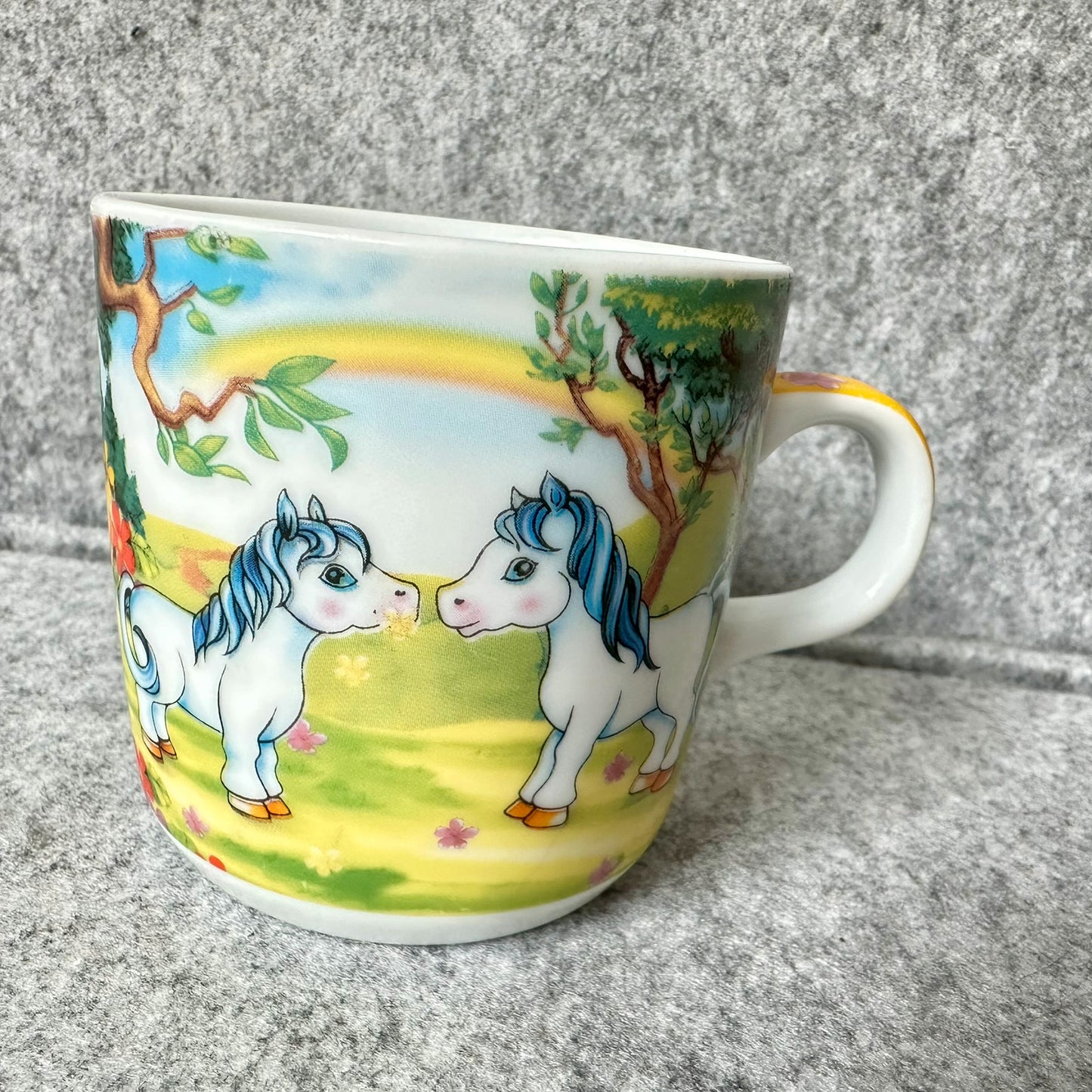 Gammelt krus med pony