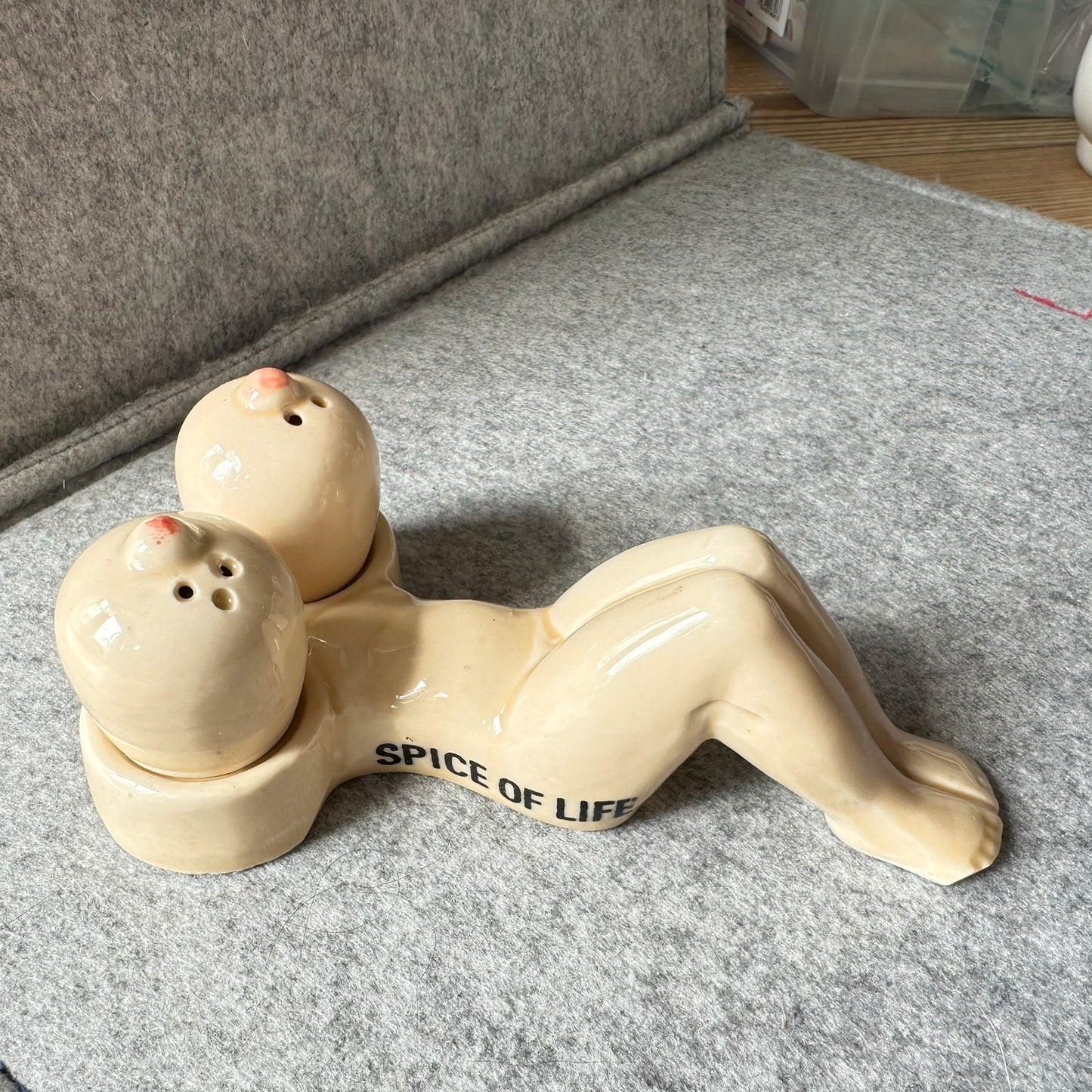 Vintage Pinup Dame Salt og Pepperbøsse i porselen