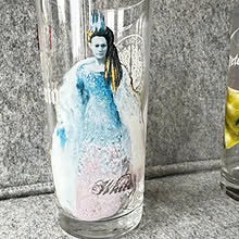2 stk glass med motiv fra Legenden om Narnia