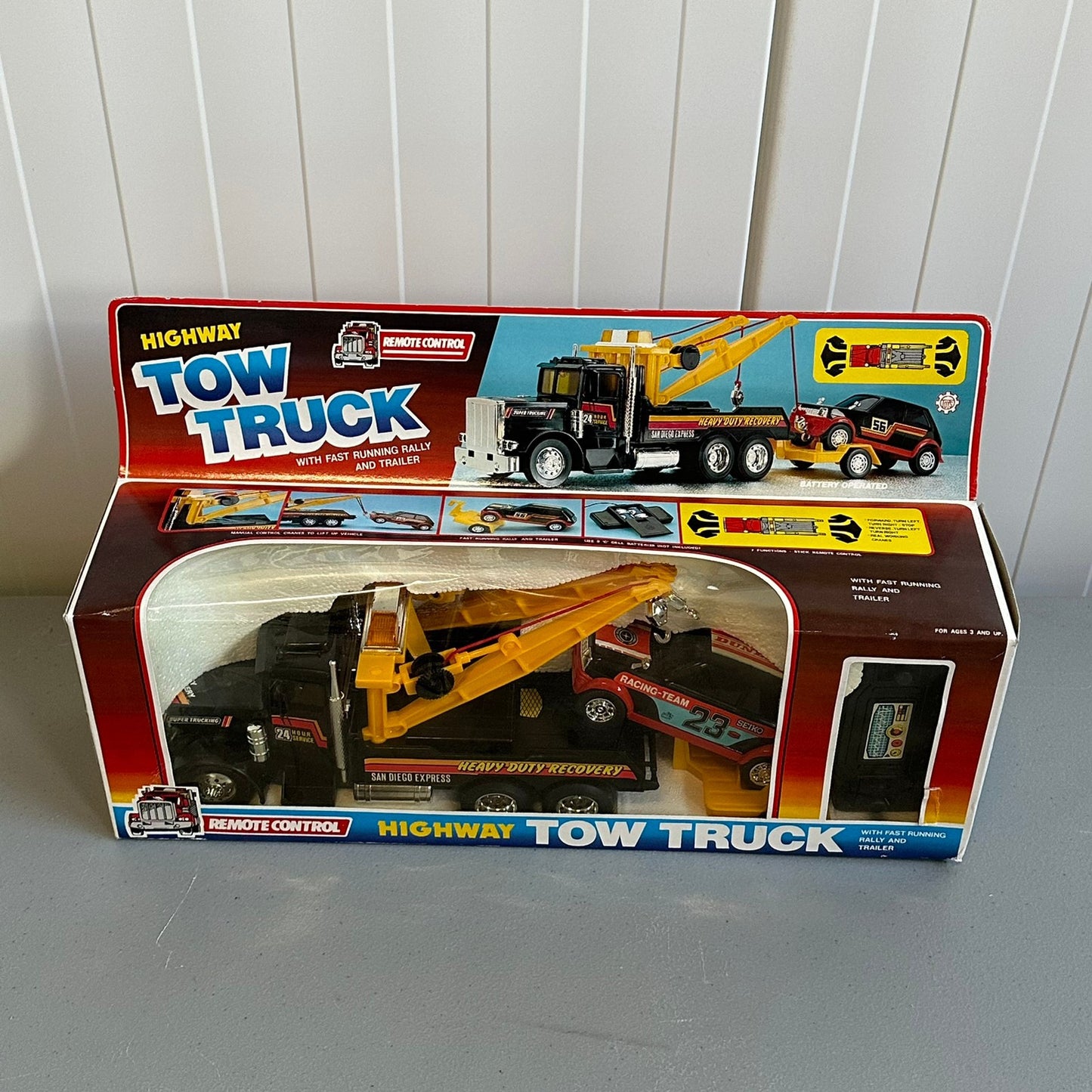 HIGHWAY TOW TRUCK med håndkontroll (1980-tallet)