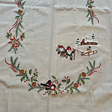 Brodert juleduk med nydelige motiv