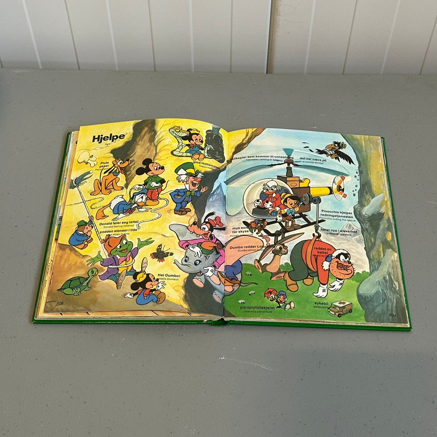 LEK MED ORD: Verber - Walt Disney bok fra 1976