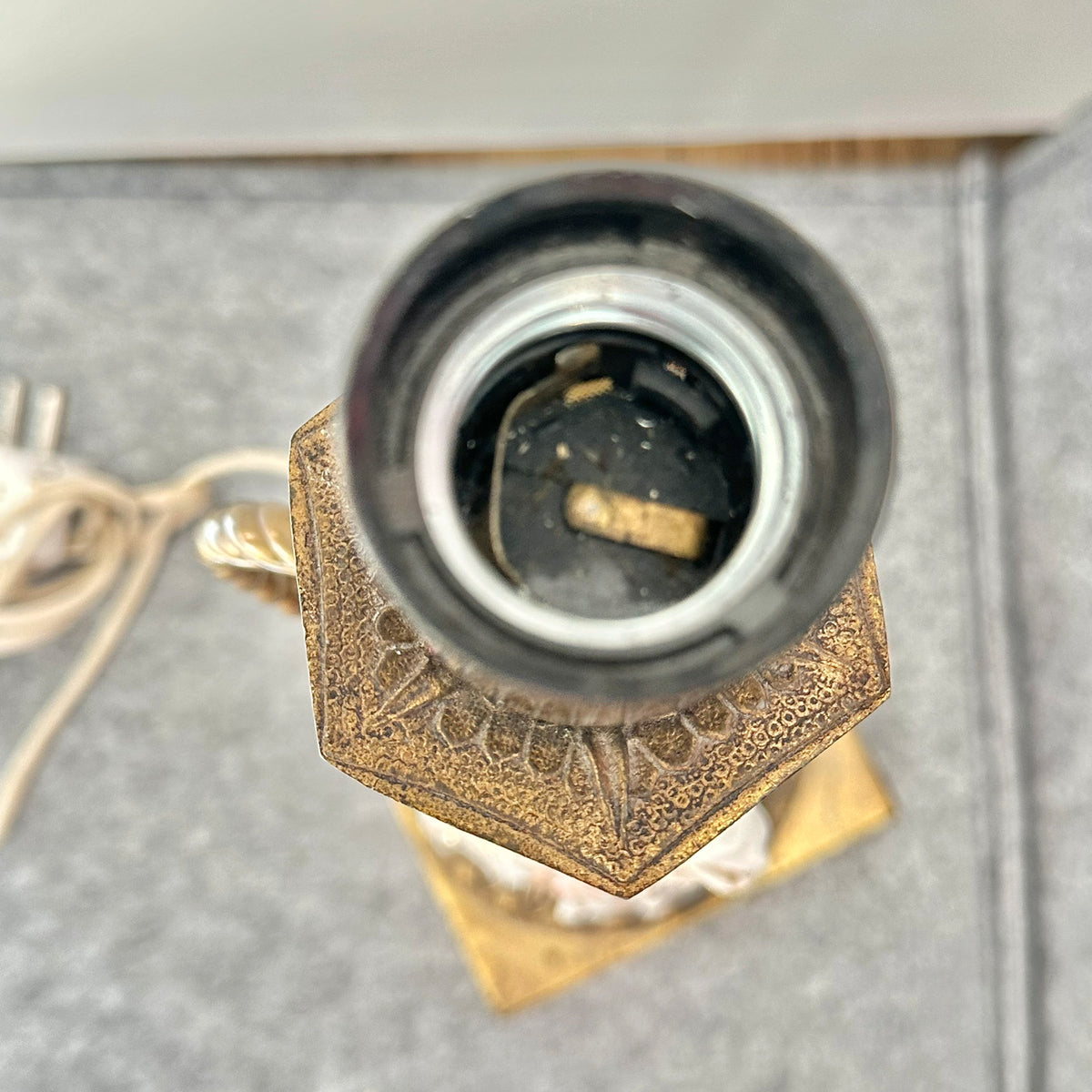 Gammel bordlampe fra ca 1950-tallet