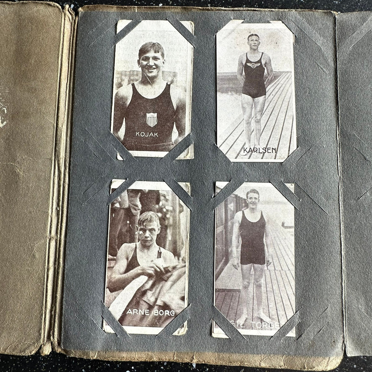 Gammelt samlealbum fra J. L. Tiedemanns - komplett med 48 samlekort