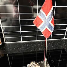 Antikk bordsflagg med Norges flagg og stilig løve