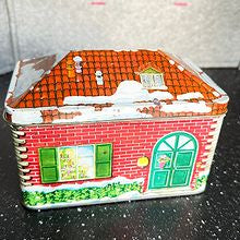 Gammel metallboks - Julepynta hus