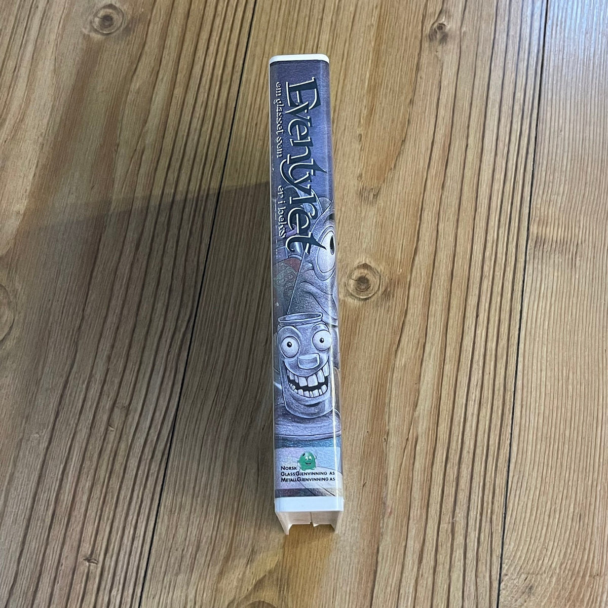 Eventyret om glasset som er i boks (VHS Big Box) fra Norsk Glassgjenvinning