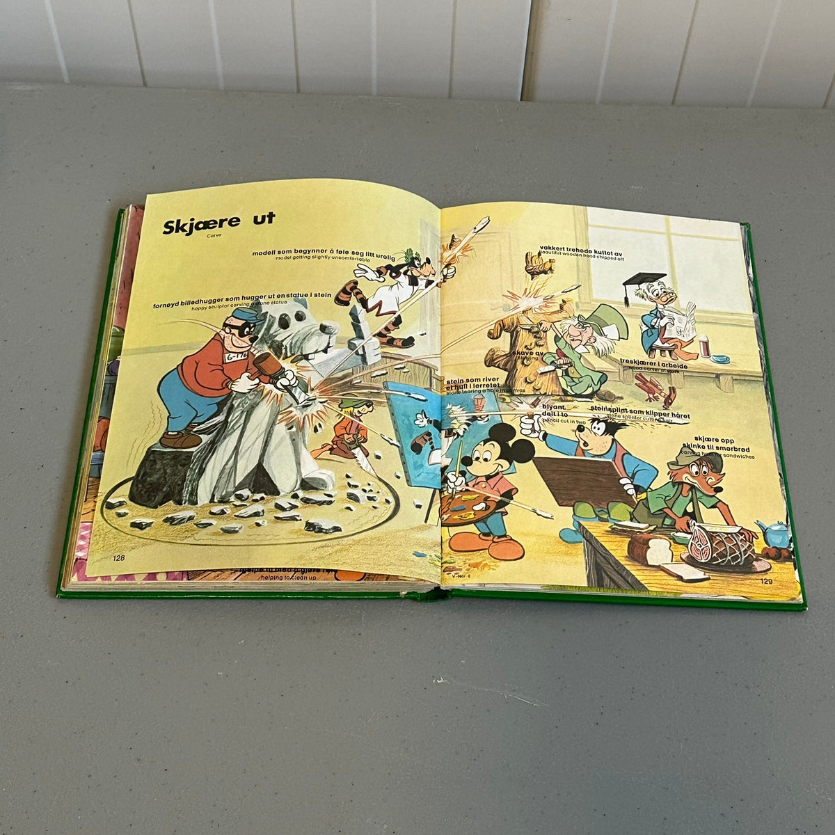 LEK MED ORD: Verber - Walt Disney bok fra 1976