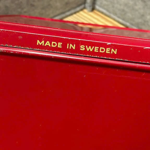 PRINCE sigaretter, gammel metallboks fra 1960-1970 tallet (made in Sweden)