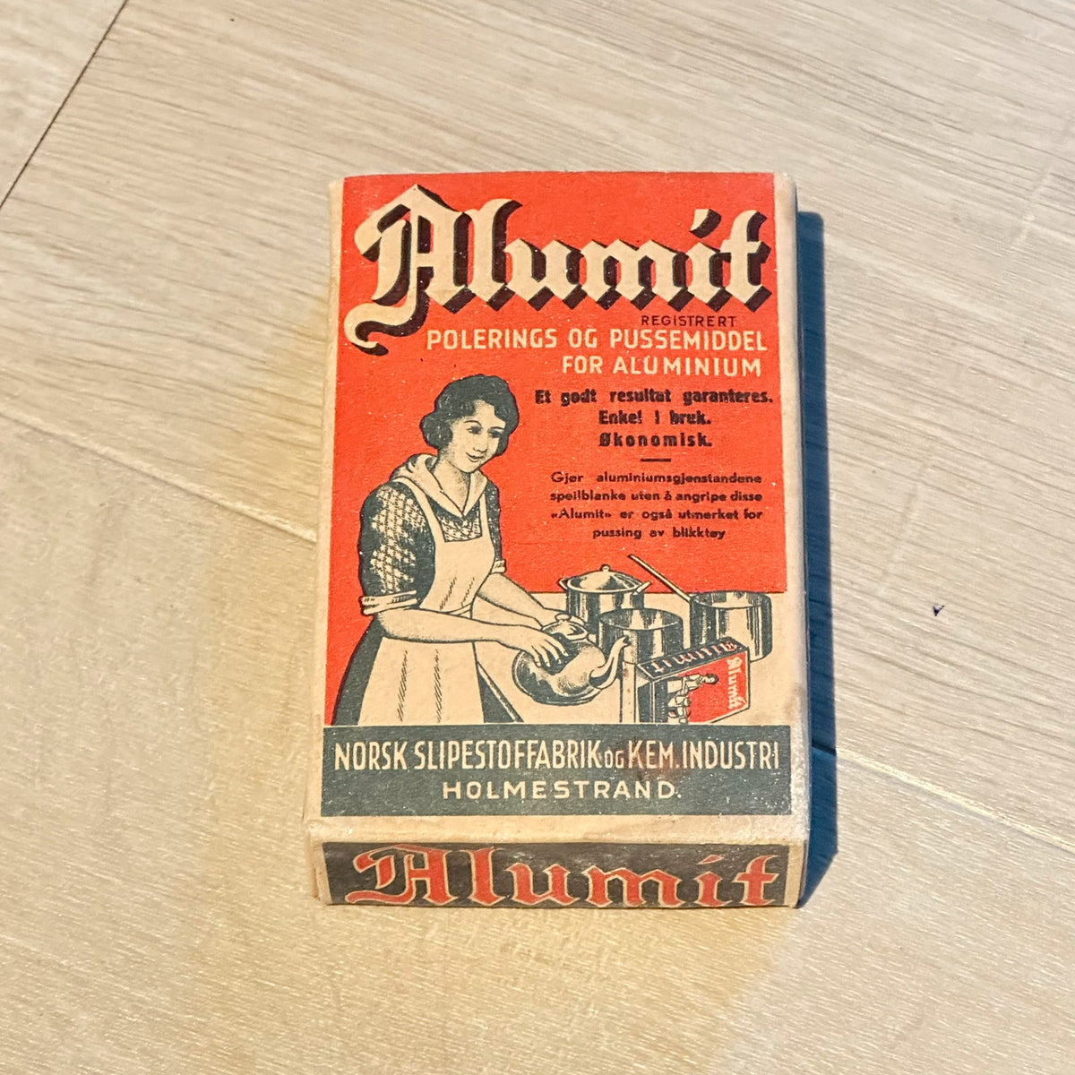 Alumit - Gammel forpakning med innhold (fra 1940-tallet)