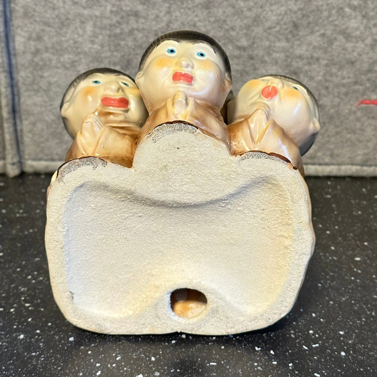 Munker med plass for 6 stk egg - Antikk Eggeholder