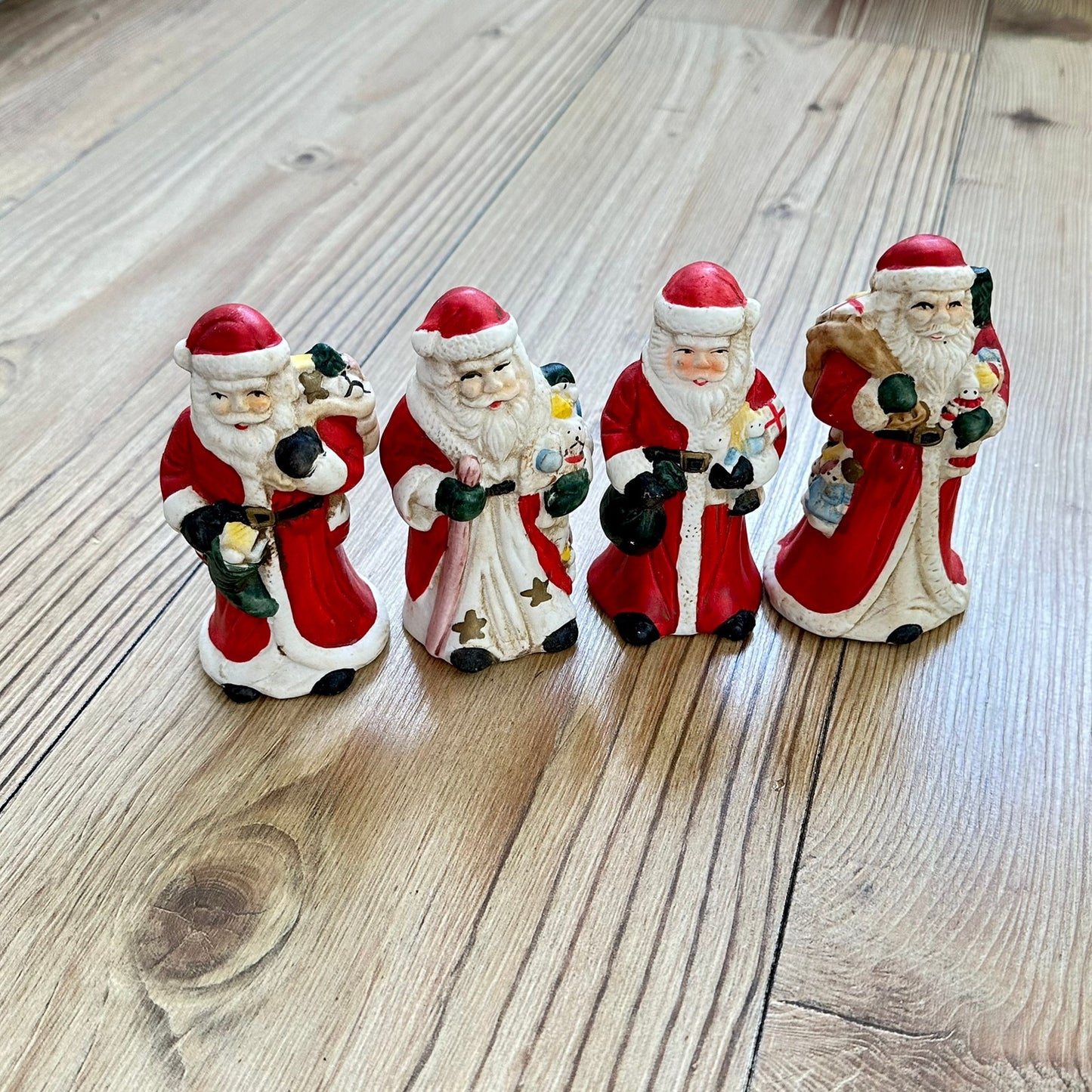4 stk vintage julenisser i original esken (1980-tall)