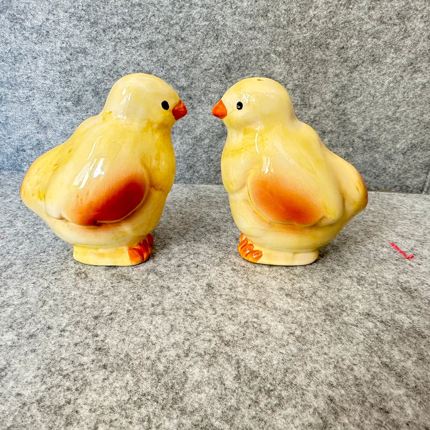Vintage Salt og pepperbøsse - Kyllinger i porselen.
