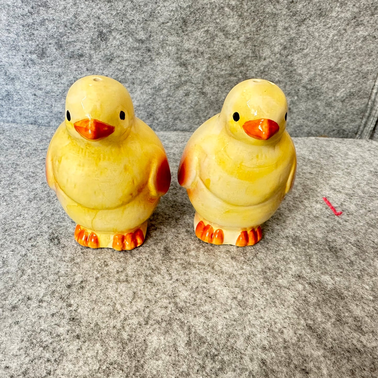 Vintage Salt og pepperbøsse - Kyllinger i porselen.
